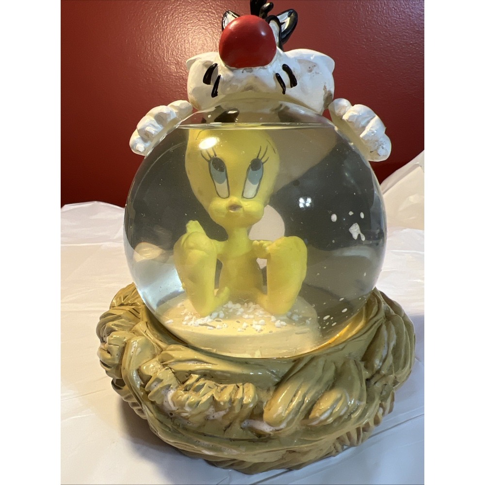 1995 Warner Bros Looney Tunes Sylvester & Tweety Bird Large Snow Globe